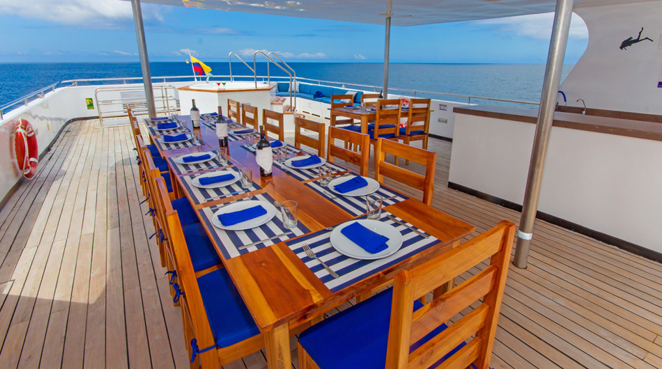 Al Fresco Dining onboard Calpiso, Galapagos Al Fresco Dining onboard Calpiso, Galapagos