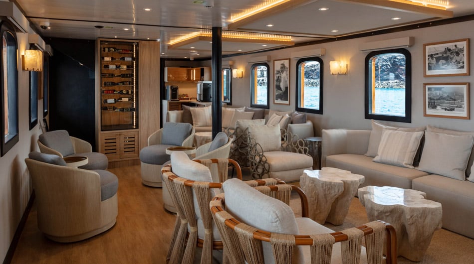 Grace Yacht, Galapagos Islands - Monaco Lounge Grace Yacht, Galapagos Islands - Monaco Lounge