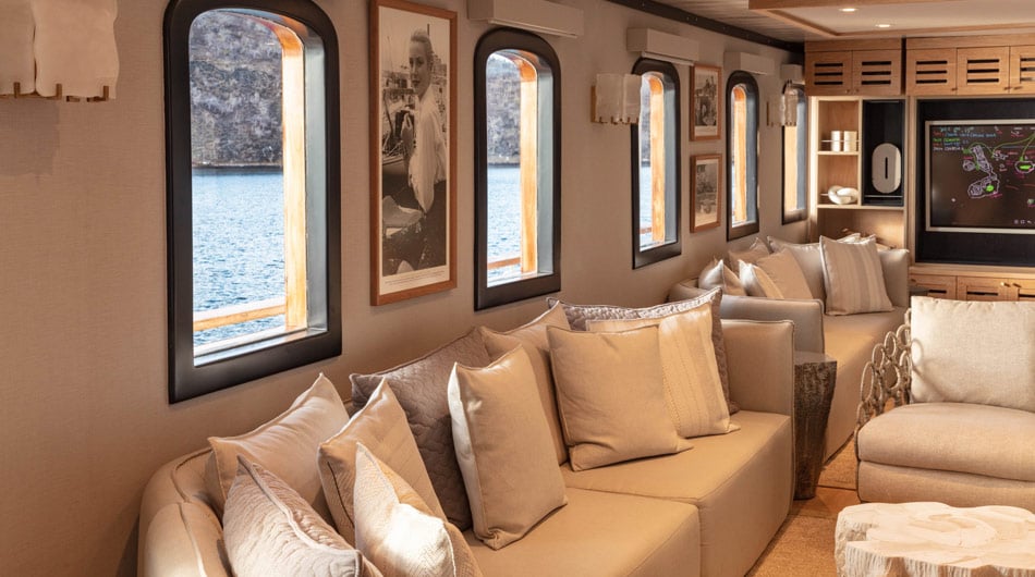 Grace Yacht, Galapagos Islands - Lounge Grace Yacht, Galapagos Islands - Lounge