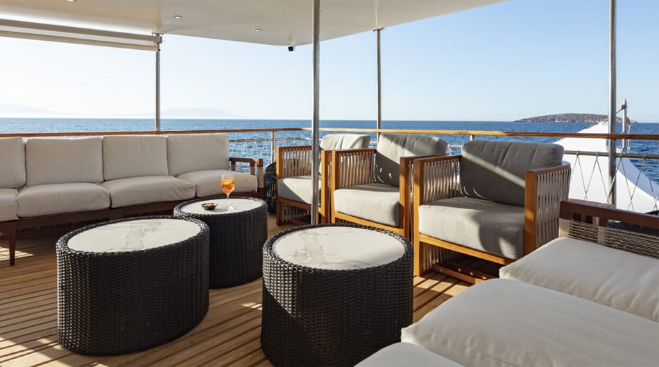 Grace Yacht, Galapagos Islands - Lounge Grace Yacht, Galapagos Islands - Lounge
