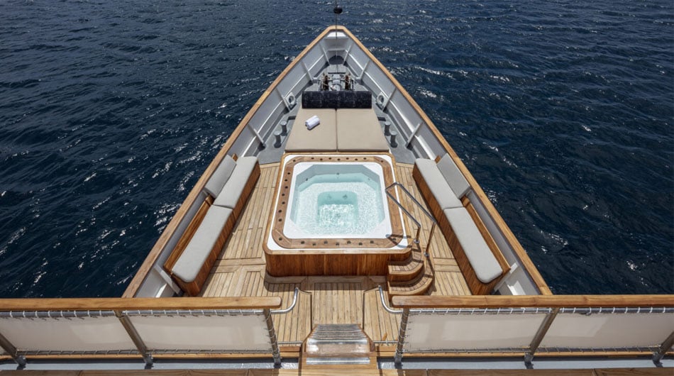 Grace Yacht, Galapagos Islands - Jacuzzi 2 Grace Yacht, Galapagos Islands - Jacuzzi 2