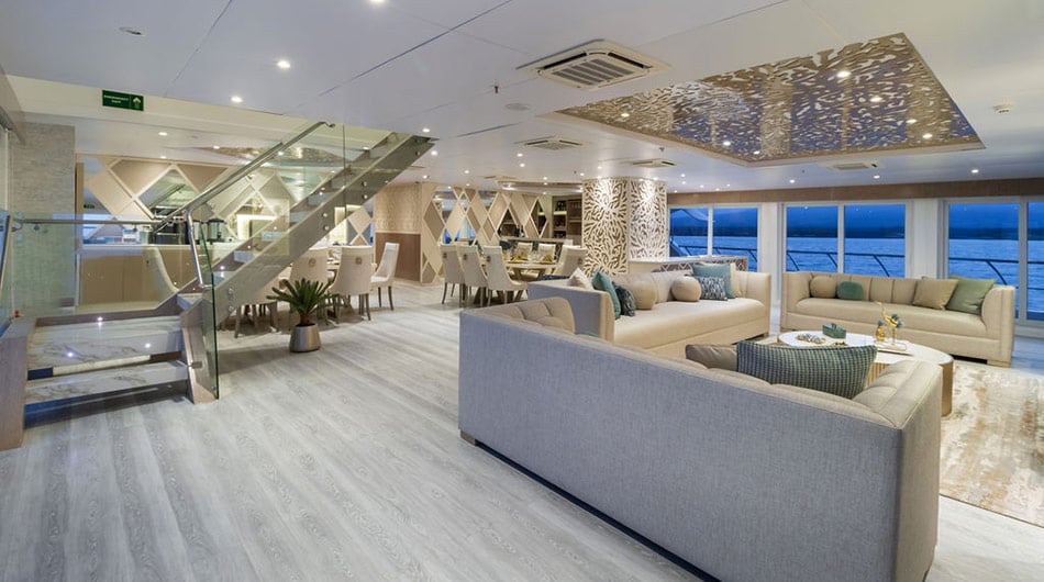 Elite Galapagos - Living Area Elite Galapagos - Living Area
