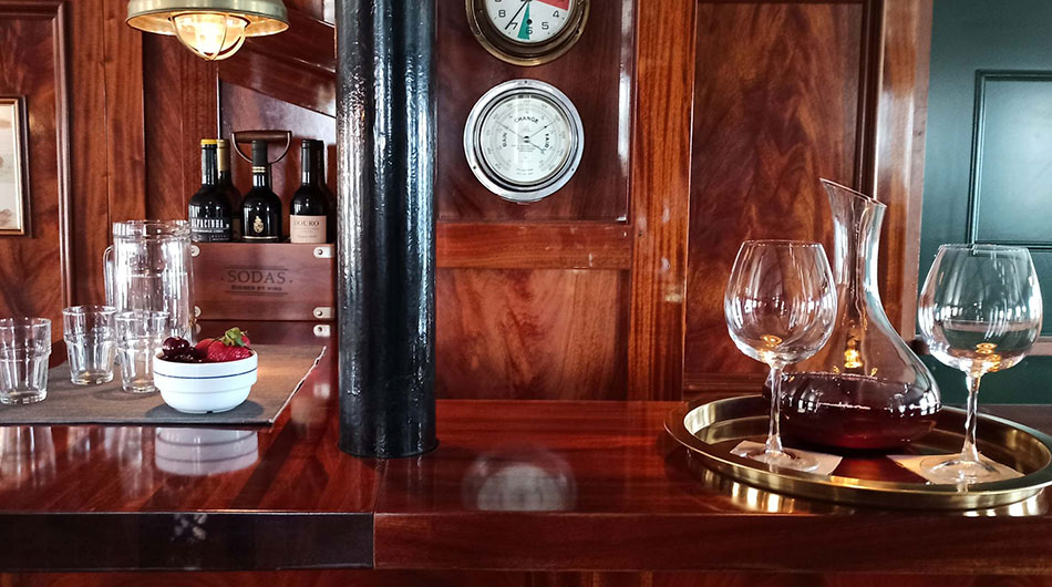 M/S Balto - bar on yacht M/S Balto - bar on yacht
