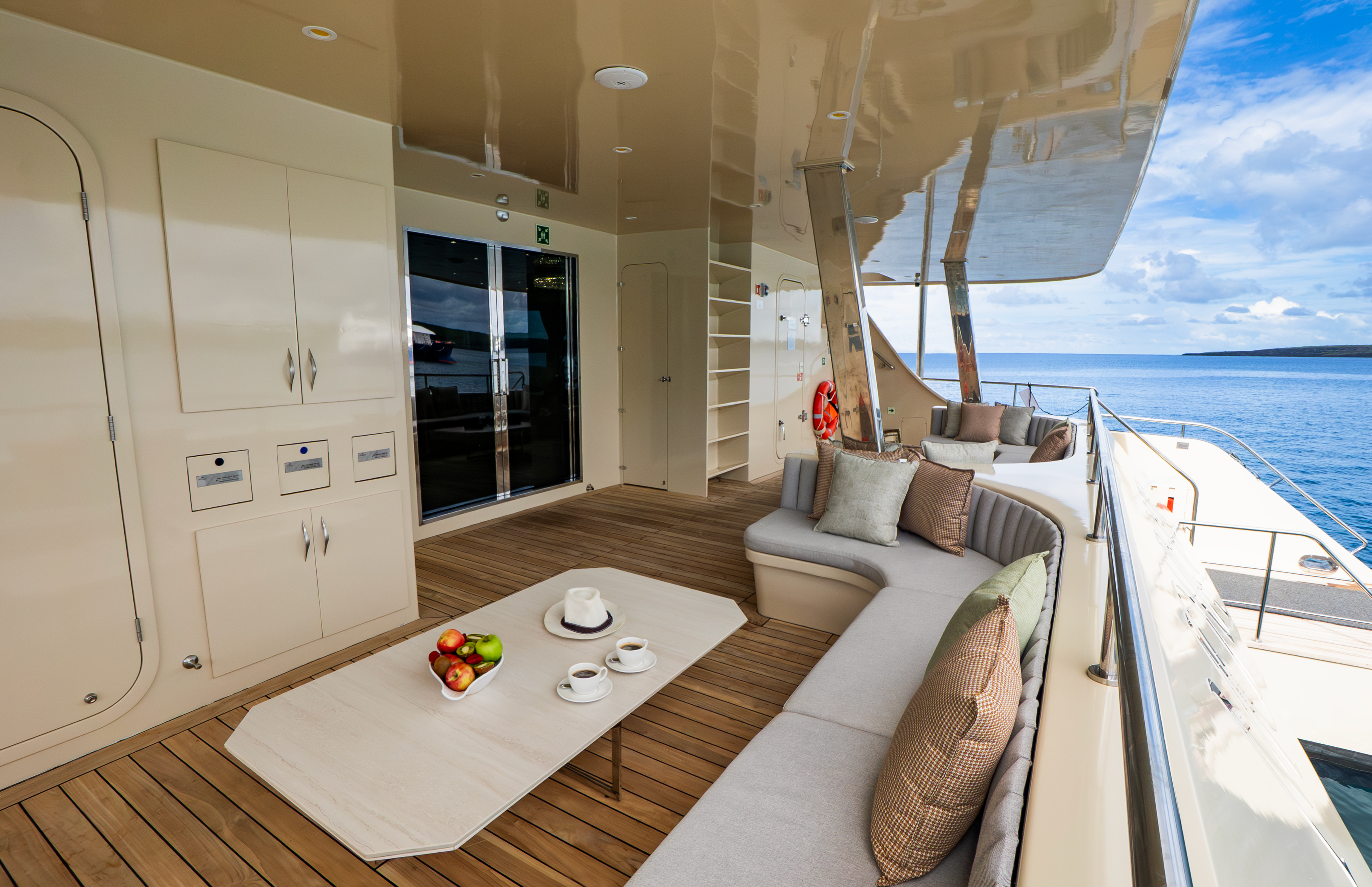 M/C Monique Catamaran access and reception M/C Monique Catamaran access and reception