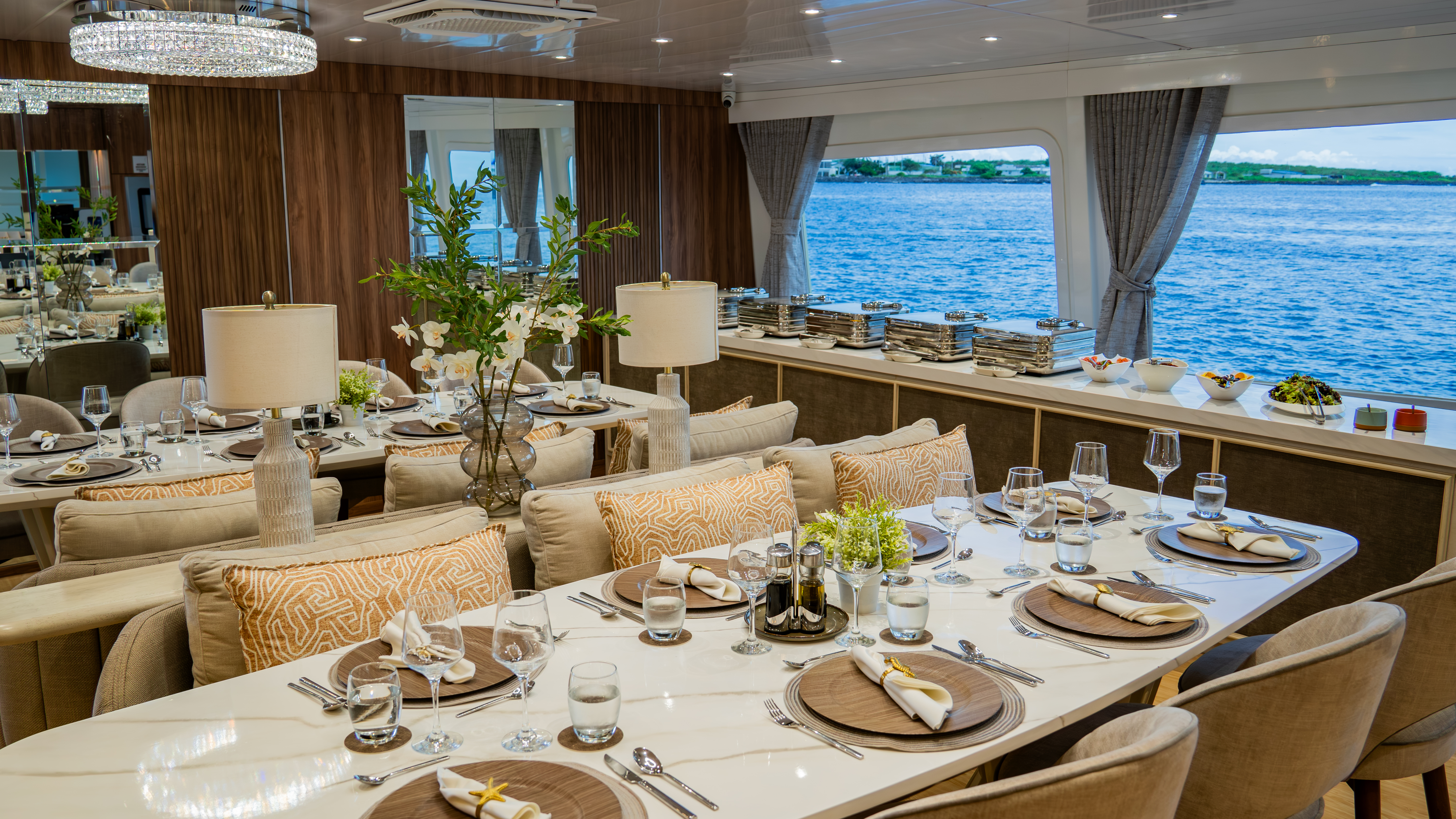 M/C Monique Catamaran Dining Room M/C Monique Catamaran Dining Room