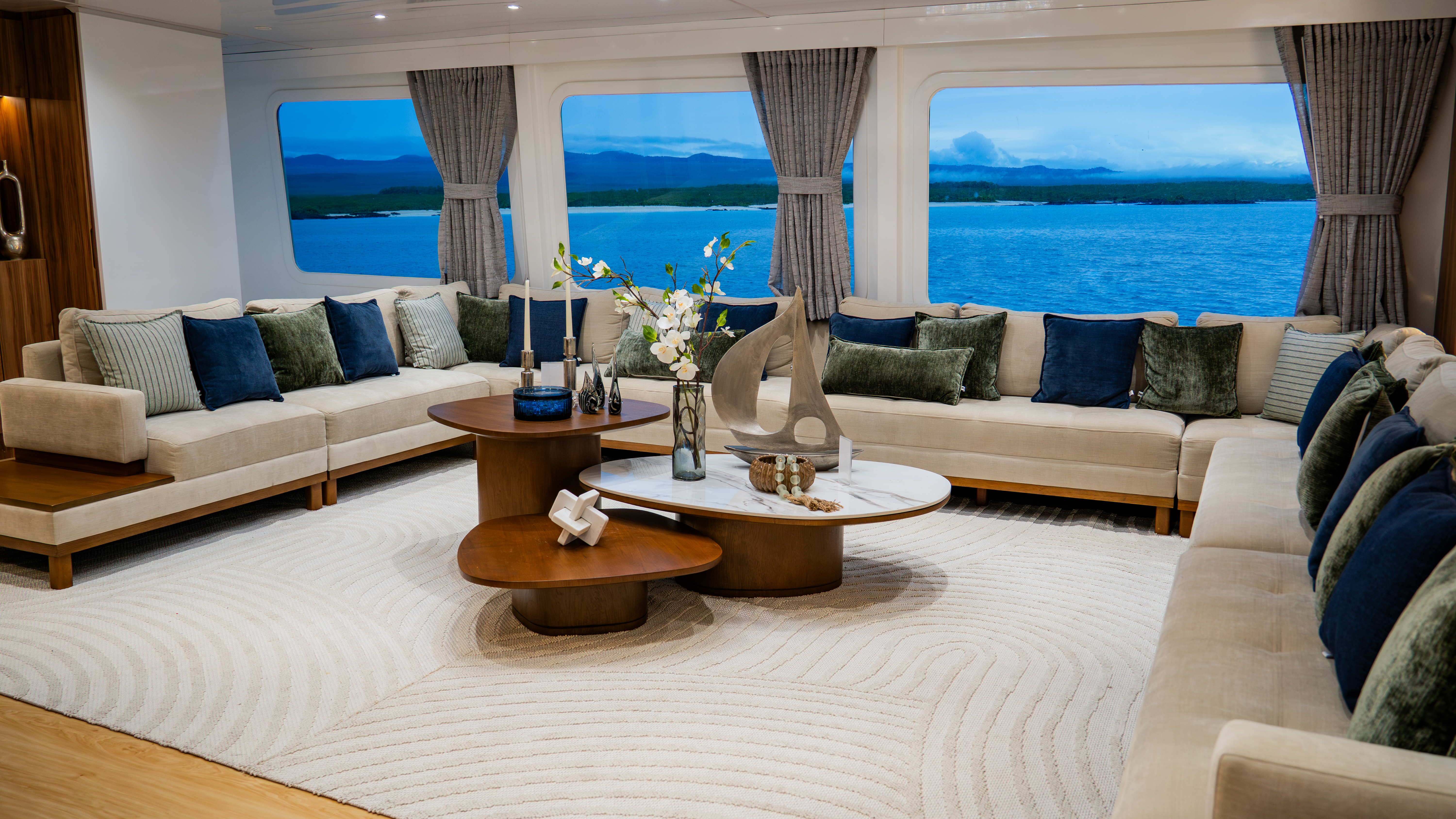 M/C Monique Catamaran Lounge M/C Monique Catamaran Lounge