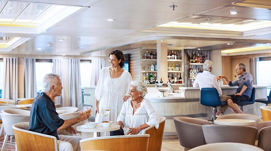 PANORAMA-BAR-LOUNGE-MODEL-12557670_1