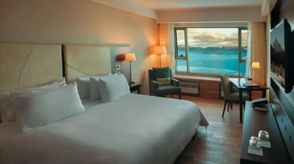 Arakur luxury hotel room