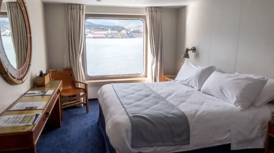 Ventus australis cruiseship cabin