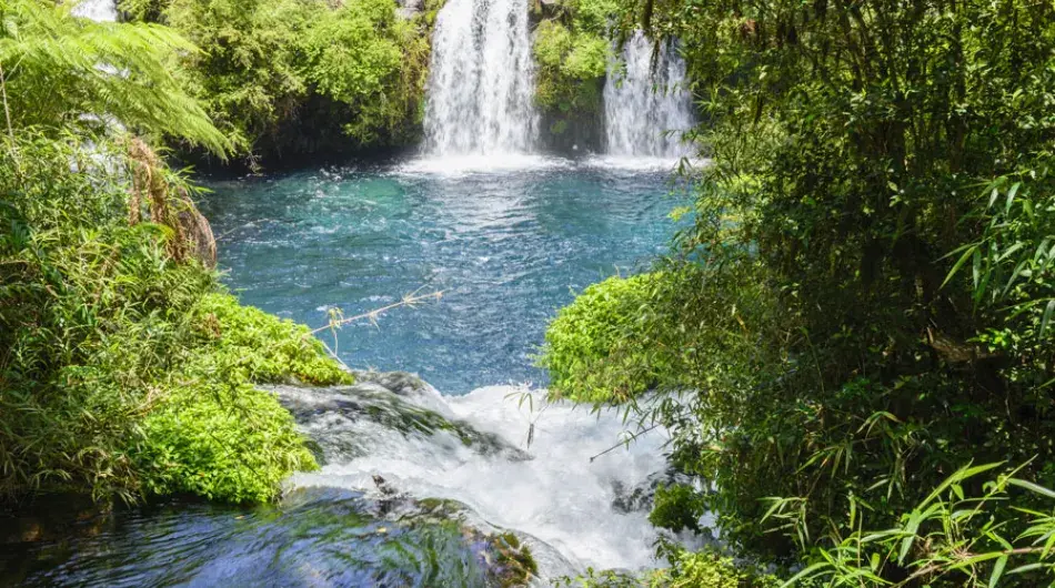 Caburgua Ojos de Agua cascade 