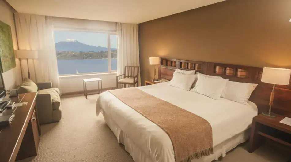 Hotel cumbres de puerto varas room