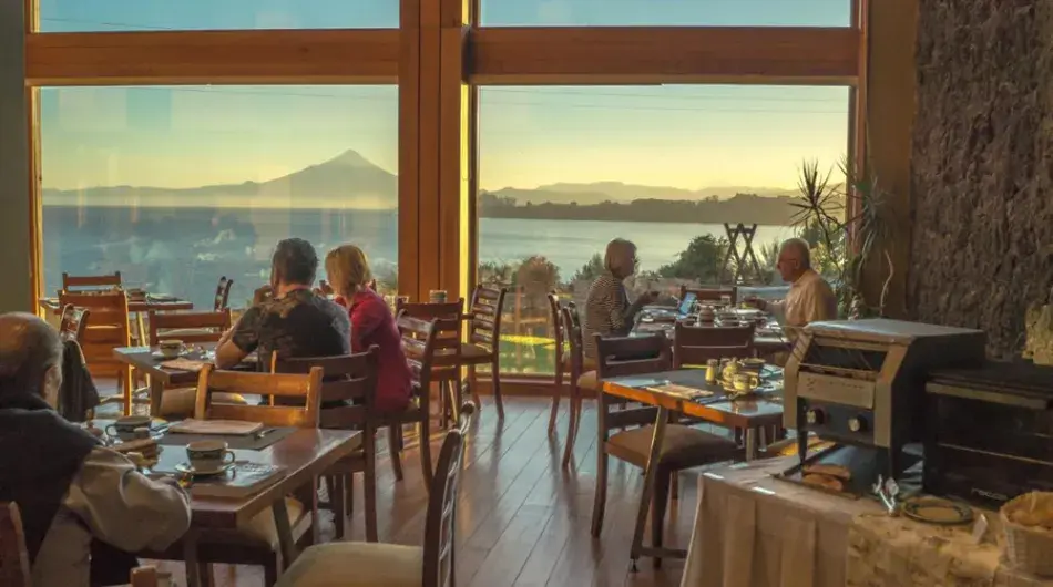 Cumbres puerto varas hotel dining room