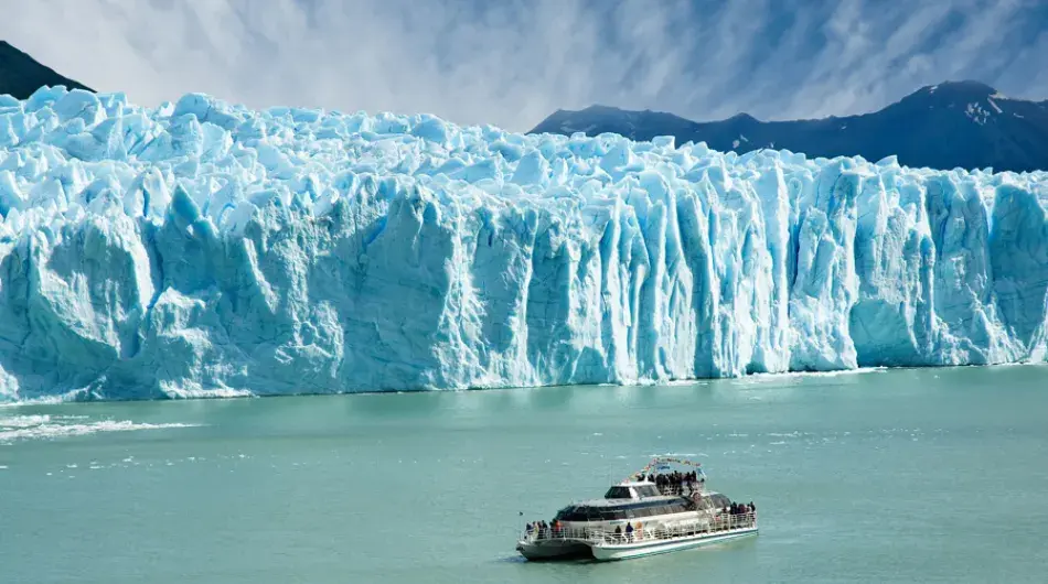 Perito Moreno glacier with cruiseship