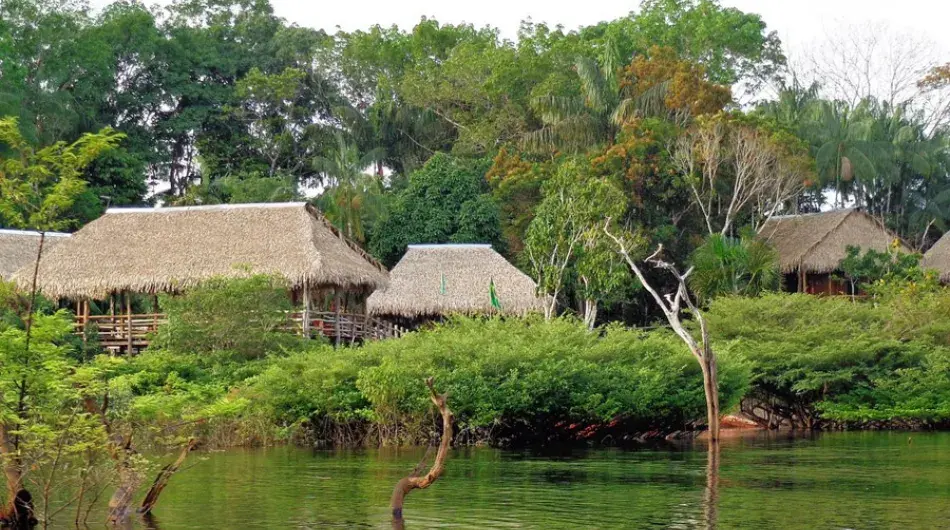 Tariri Lodge by the river