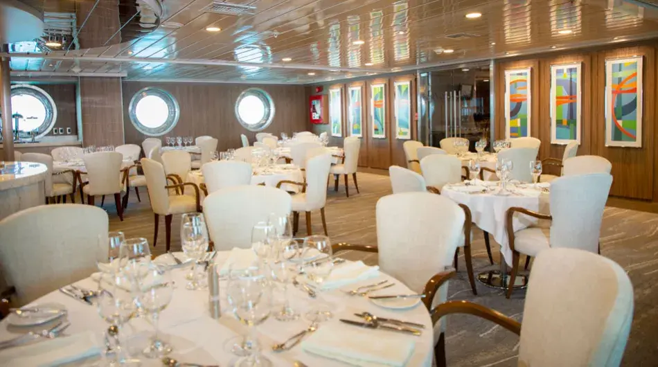 La Pinta Galapagos Cruise Ship - Restaurant