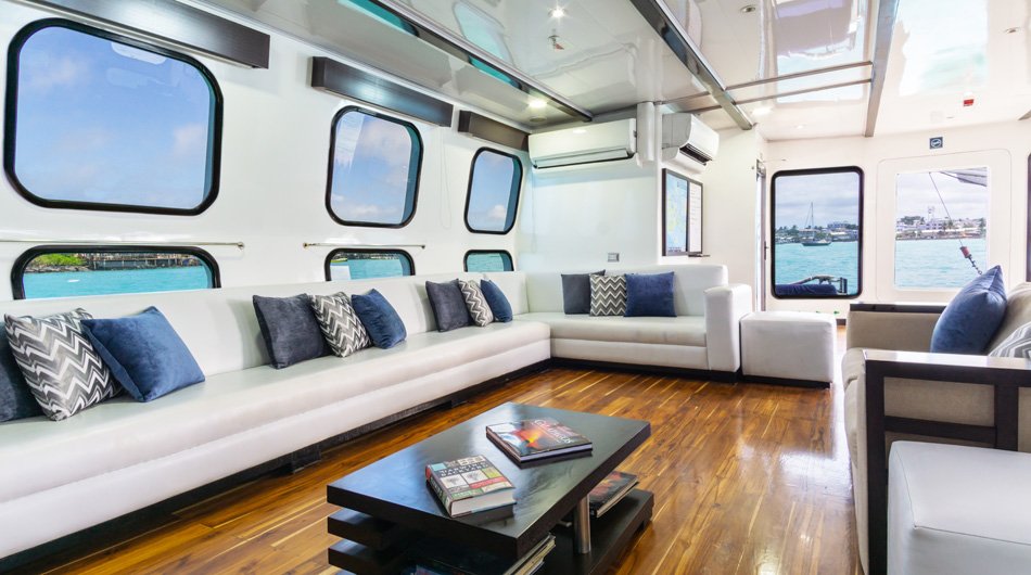 Natural Paradise Galapagos Cruise - Lounge