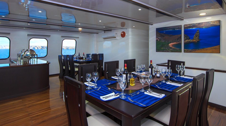 Natural Paradise Galapagos Cruise - Dining