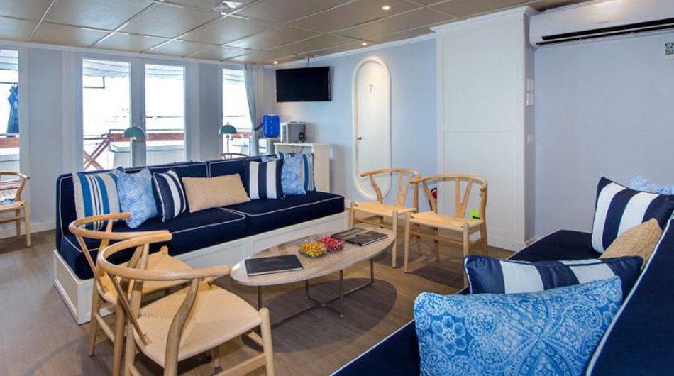 Social Area Archipel Ship Galapagos