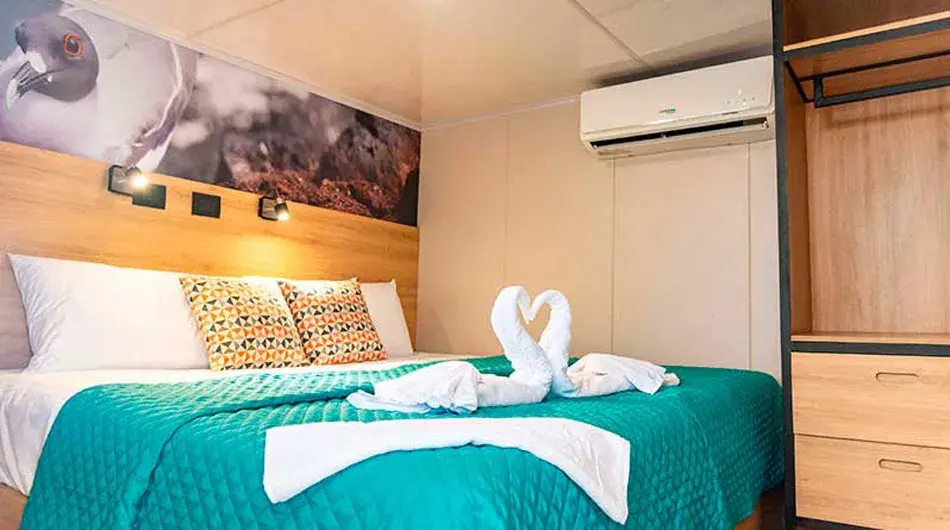 Bonita cruise ship, Galapagos