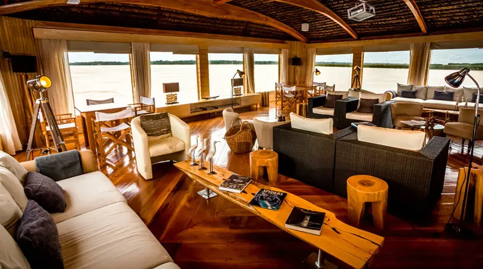 Delfin-II-indoor-lounge