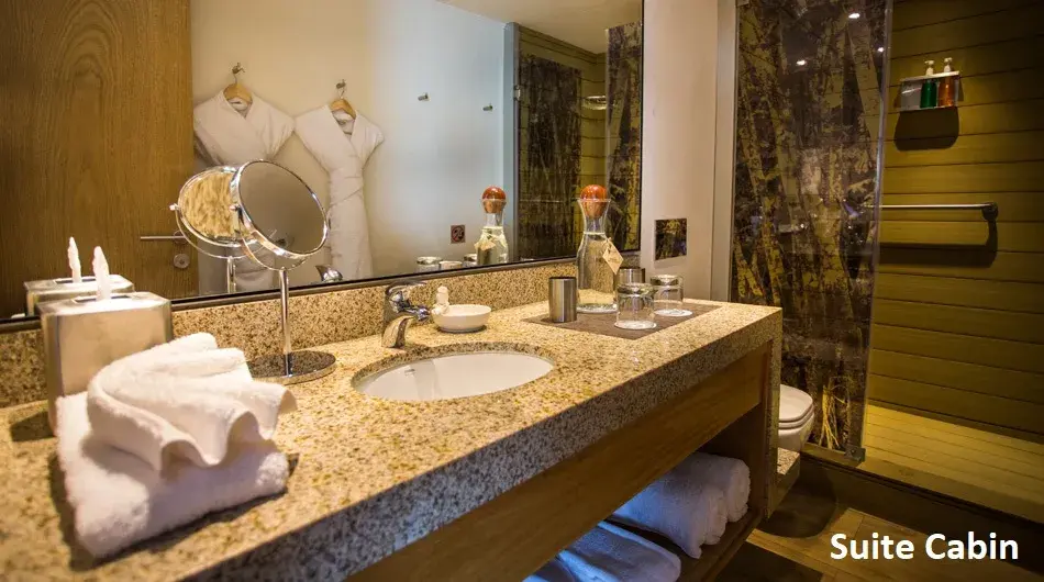 Delfin-III-Suite-Bathroom