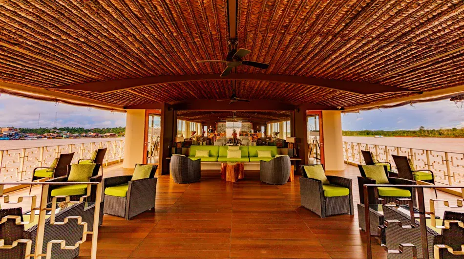 Delfin-III-exterior-lounge