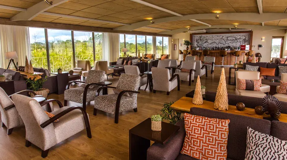 Delfin-III-interior-lounge