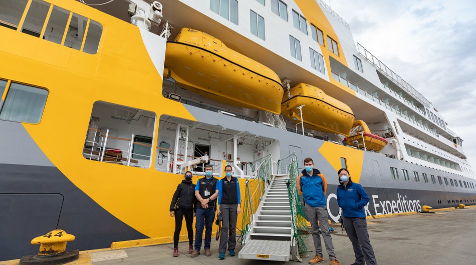 Embarkation_Ushuaia_4M9A4849_michellesole_Web