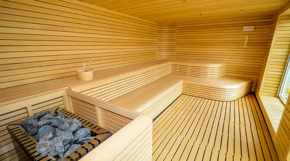 QuarkExpeditions_Ultramarine_Sauna_View02_Web