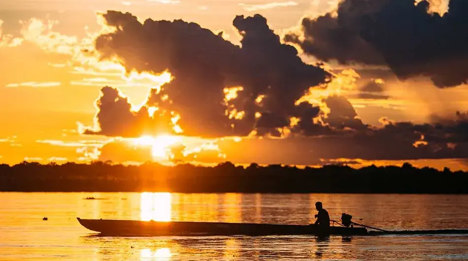 Amazon---Villiger-on-River---01