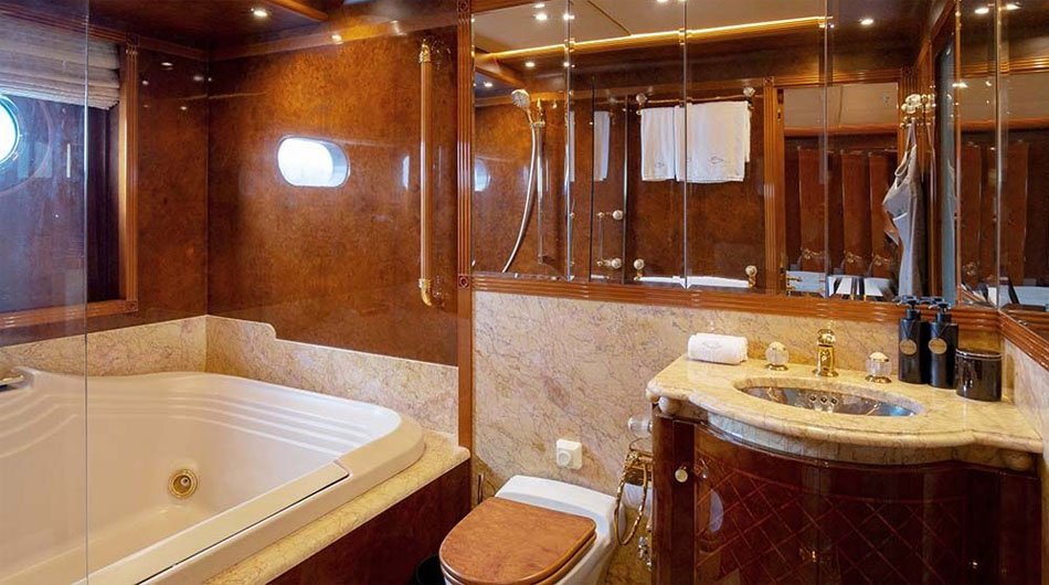 Aqua Mare Cabin 102 Bathroom