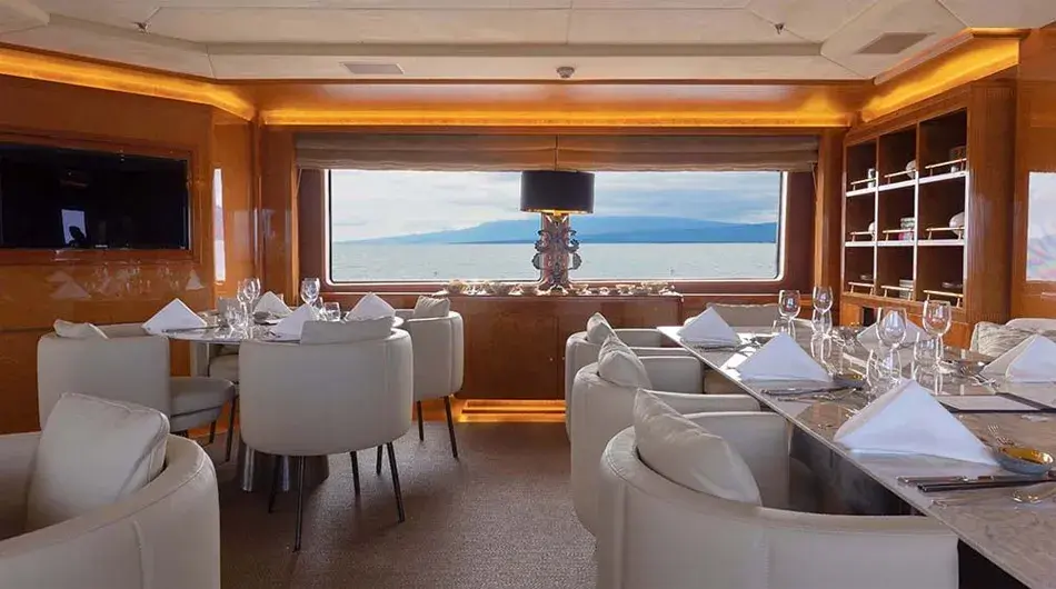 Aqua Mare Dining Room2