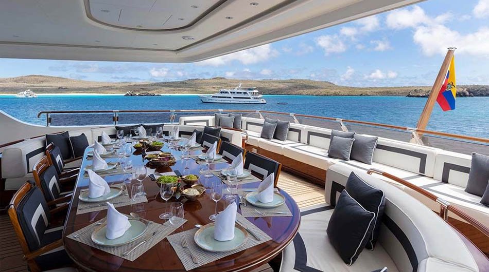 Aqua Mare Outdoor Dining2