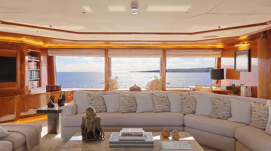 Aqua Mare Panoramic Lounge2