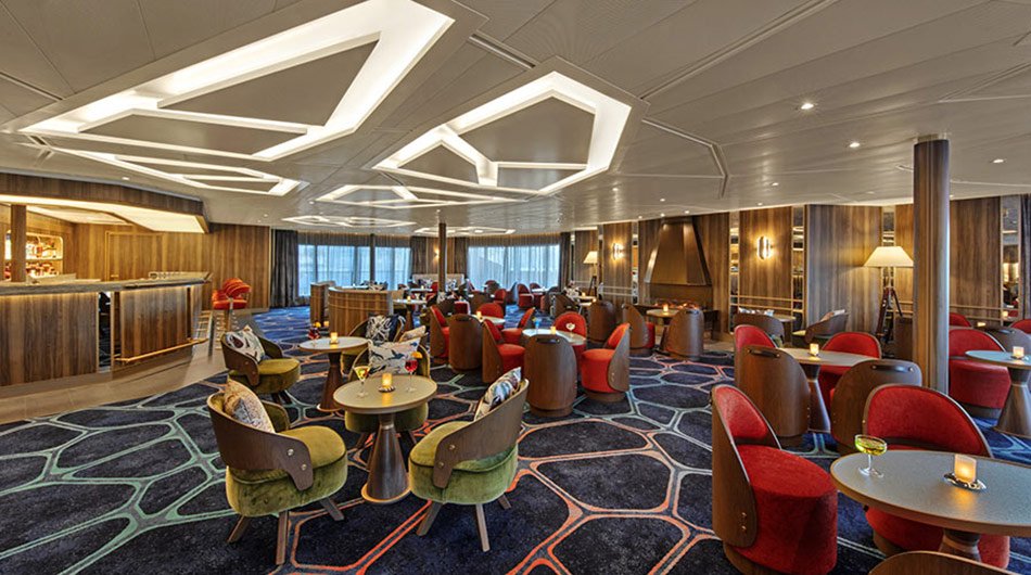 Seabourn-Venture---The-Club_0