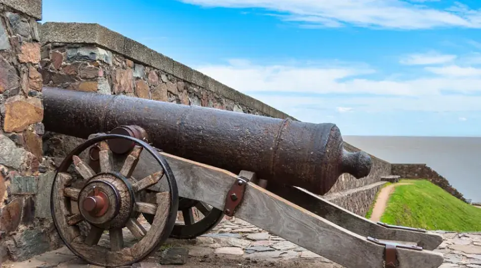 Colonia Old Cannon
