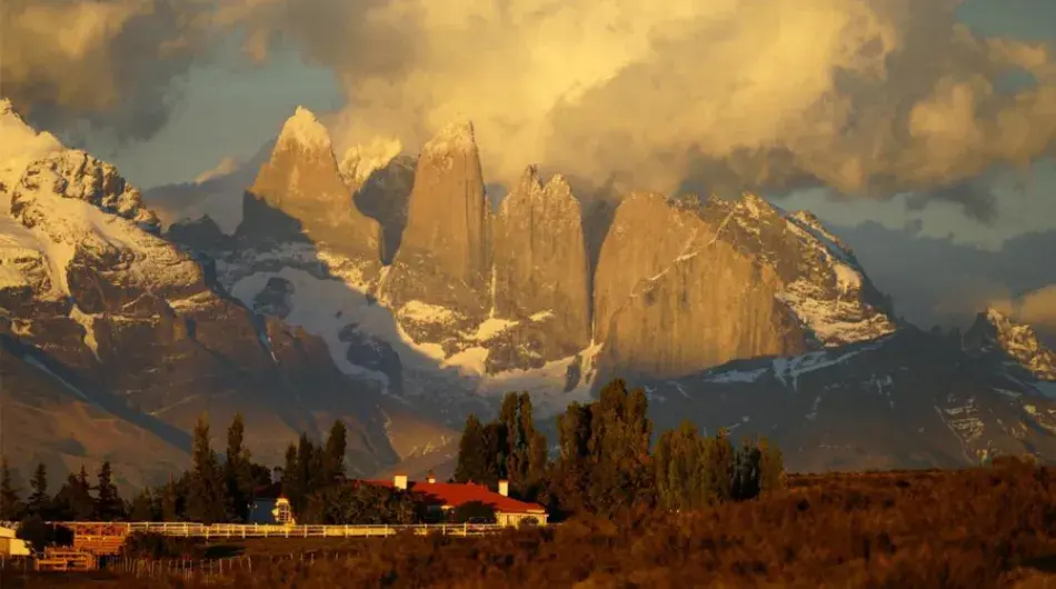Estancia Cerro Guido Sunset