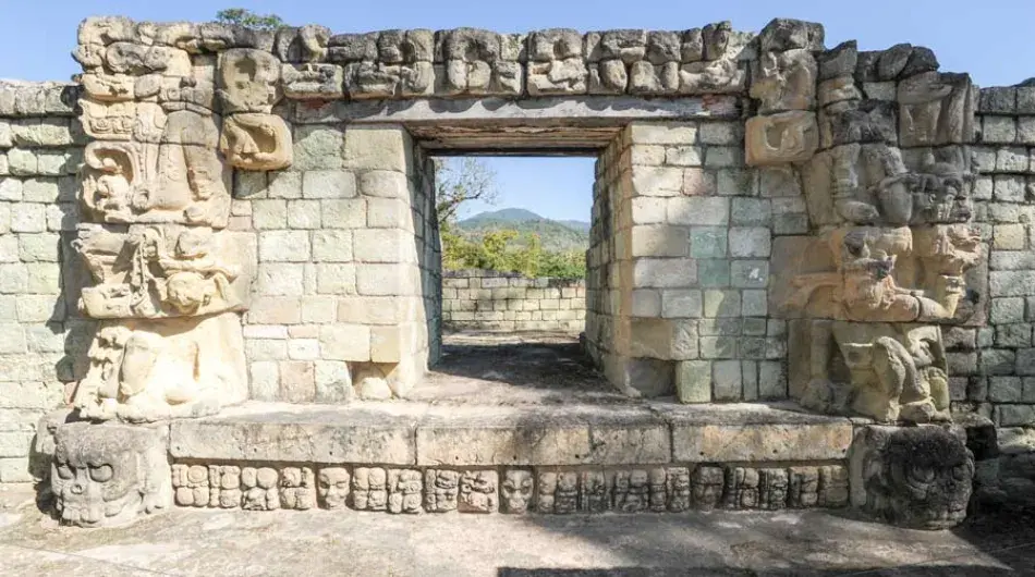 Hondoras_Copan_Mayan-Sculture-ruins-galllery