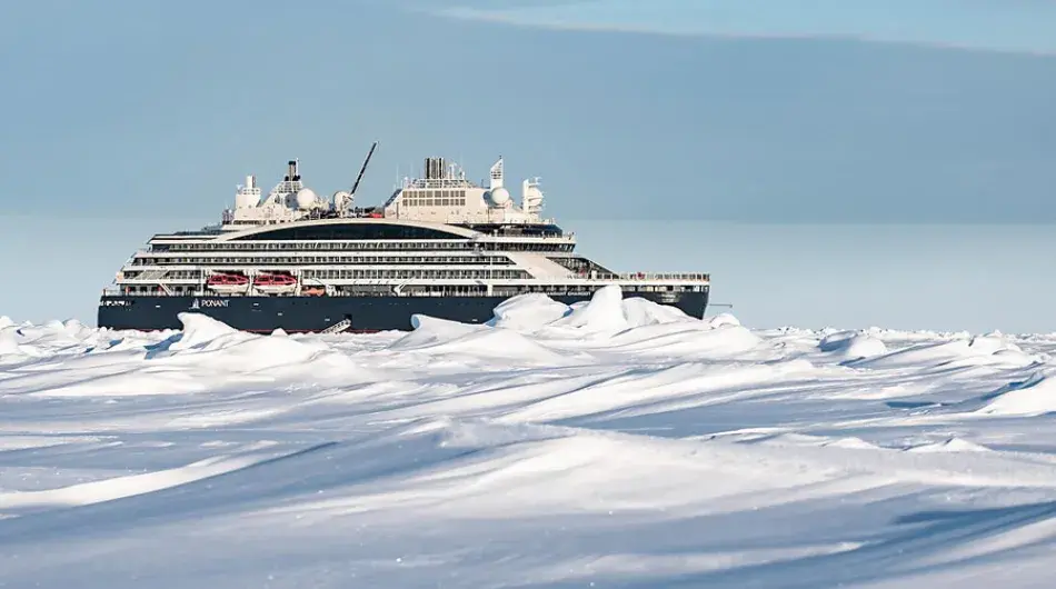 Le Commondant Charcot in arctic sea ice