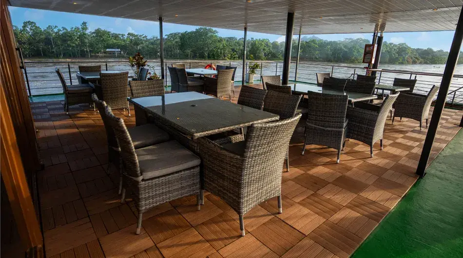 Al_Fresco_Shaded_Lounge_Social_Areas_Anakonda_Amazon_Cruise