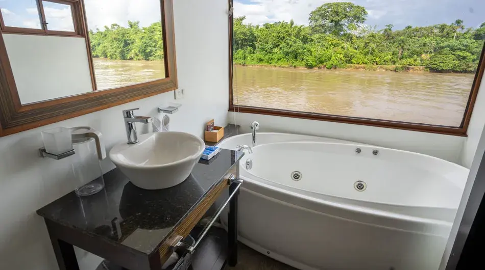 Anakonda-Deluxe_Suite_Bathdroom