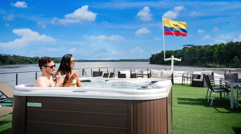 Sun_Deck_Social_Areas_Anakonda_Amazon_Cruise_