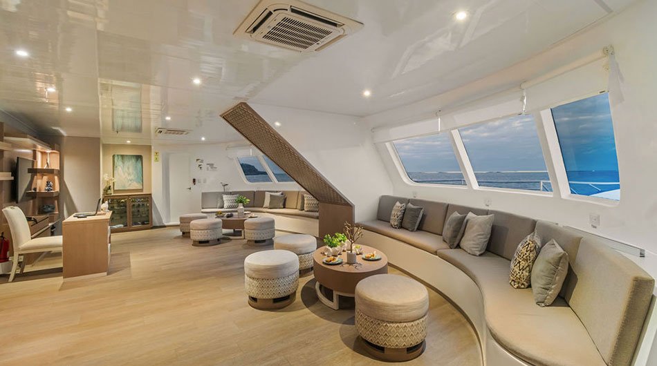 Endemic Galapagos - Breifing Area