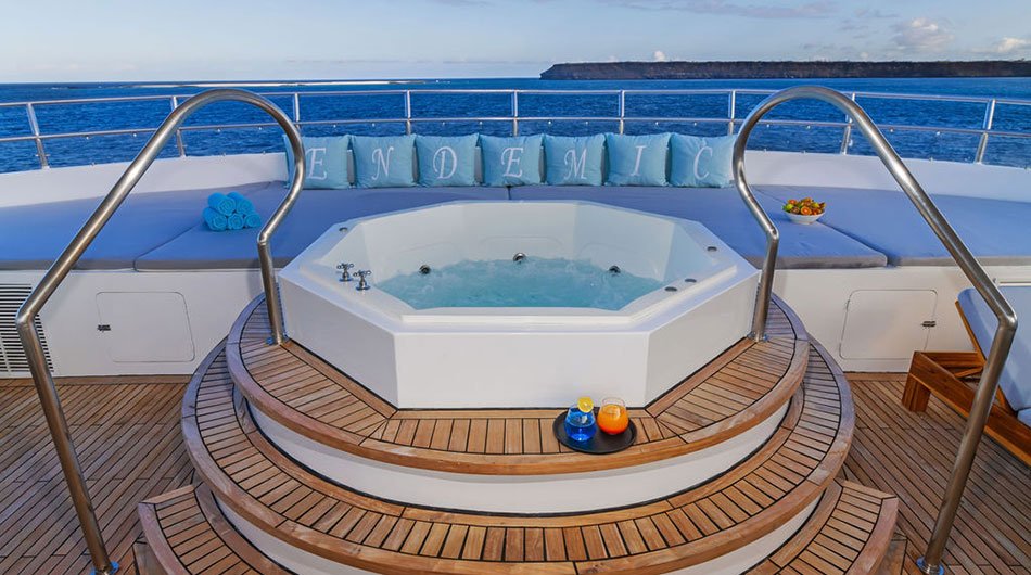 Endemic Galapagos - Hot Tub