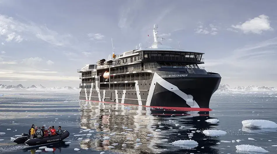 Magellan Discoverer Exterior