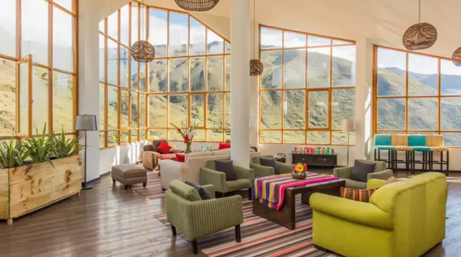 Huacahuasi lodge living room