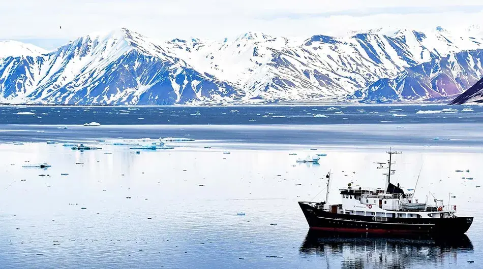 MS Sjoveien - Crusing in Arctic waters