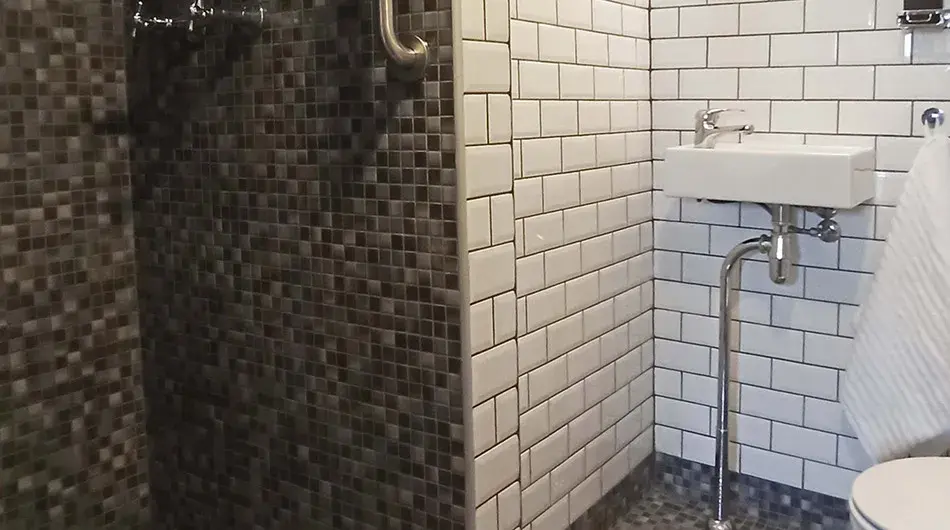 M/S Balto - Bathroom in cabin 