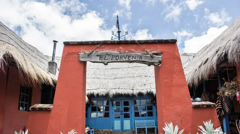 Hacienda El Porvenir lodge sign