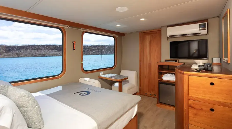 Integrity-queen-cabin